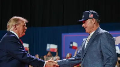 MLB Legend Roger Clemens Campaigns with Trump in Texas, Urges Republicans to 'Get Out and Vote'