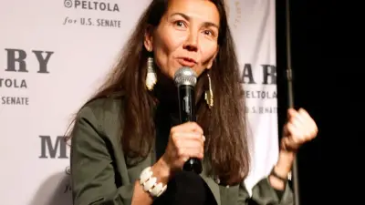 Peltola says she "knew nothing about" the other Dan Sullivan