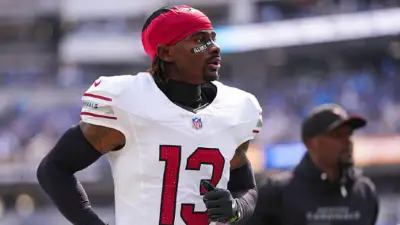 Cardinals Player Fined for Writing 'Glory Be 2 God' on His Eye Black