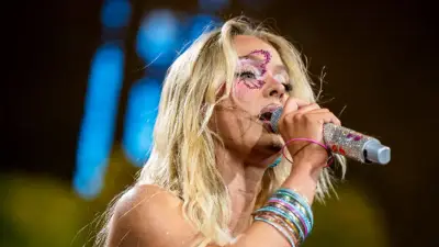 Zara Larsson Erupts at ‘F**king Losers’ in White House Using Her Song to Promote Deportations: ‘We’re Not That Different from the People in the Video’