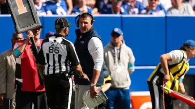 Pats Coach Mike Vrabel Calls Referee ‘Sensitive’ After Drawing Flag During Sideline Spat
