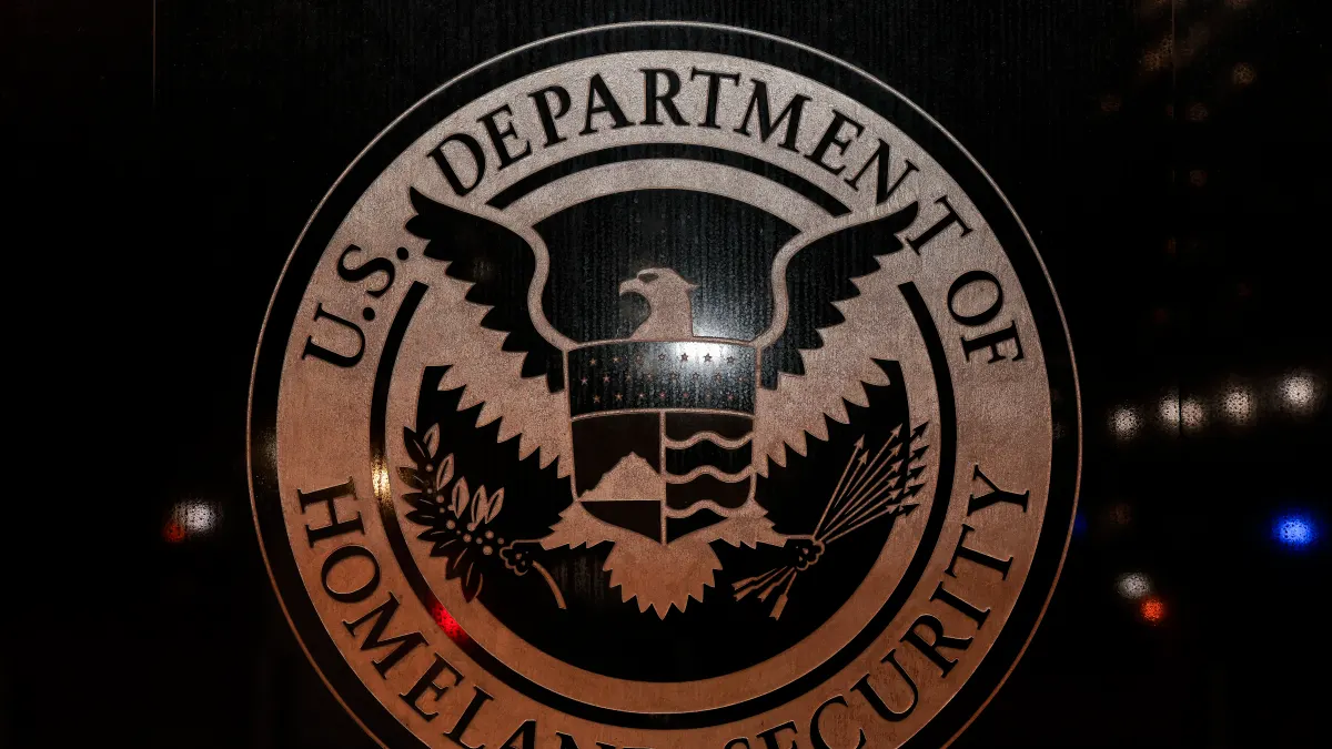 Hackers expose the identities of more than 40,000 DHS employees