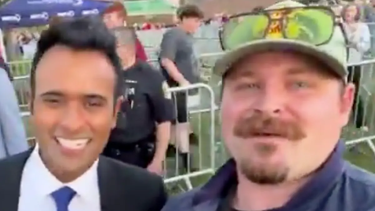 'Say Pedophiles!' Ohio Man Hits Ramaswamy With Photo Op He Didn't See Coming