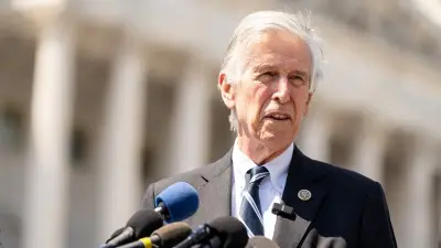 Beyer says Trump is prepping construction of his arch