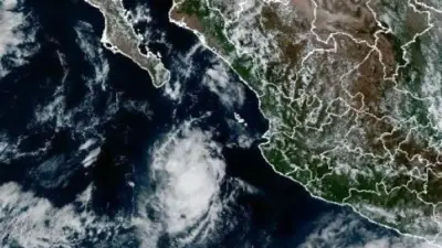 Hurricane Simon weakens back to Category 1, watches discontinued